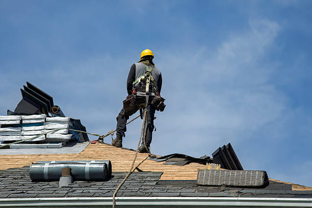 Professional Roofing technician working in Lakewood, WA